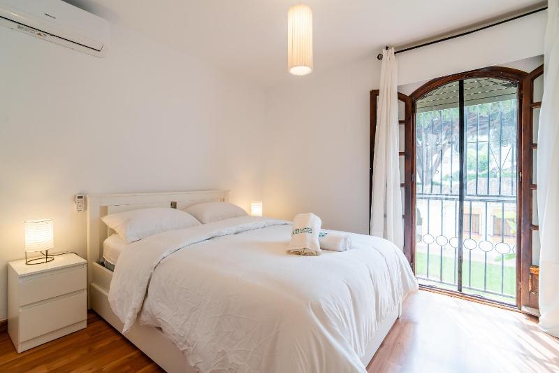 Cubo's El Refugio de Elviria House - image 26