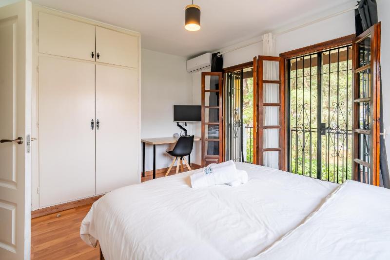 Cubo's El Refugio de Elviria House - image 11