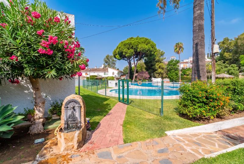 Cubo's El Refugio de Elviria House - image 13