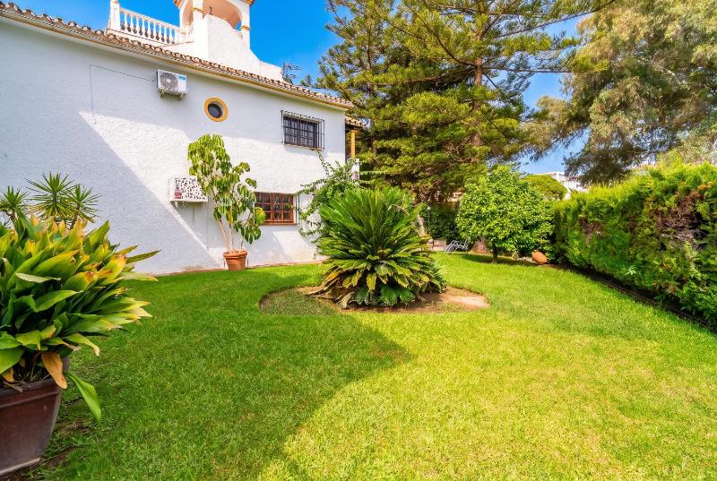 Cubo's El Refugio de Elviria House - image 23