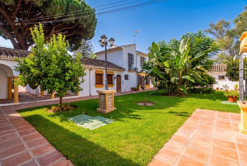Cubo's El Refugio de Elviria House - image 20