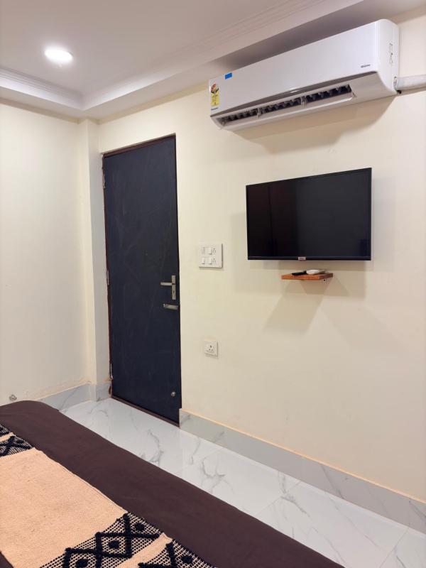 Aurovie homes 1bhk Fully Furnished Mountain view - image 2