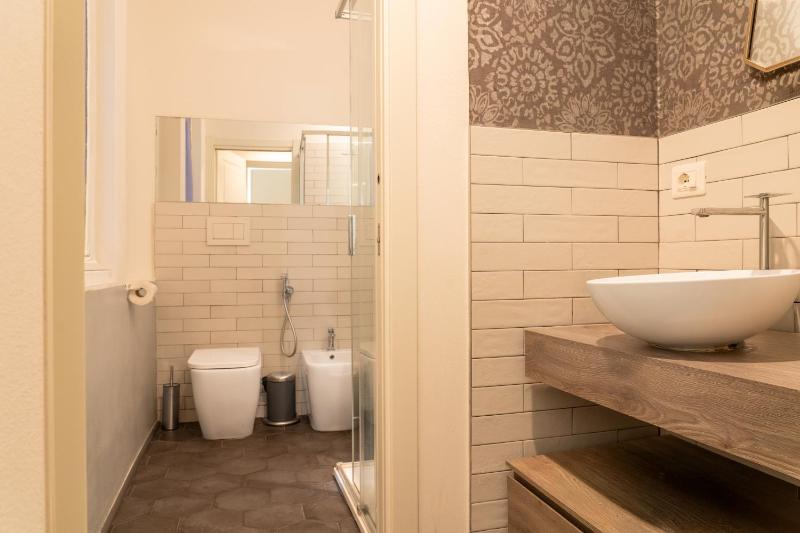 Emilia Suite Central - image 16