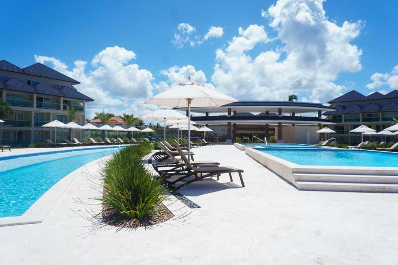 Tropical Luxury Condo - image 49
