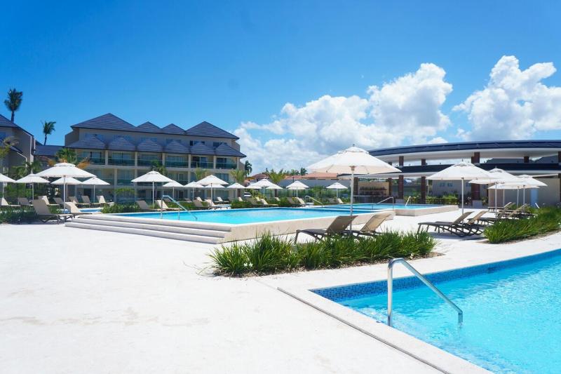 Tropical Luxury Condo - image 22