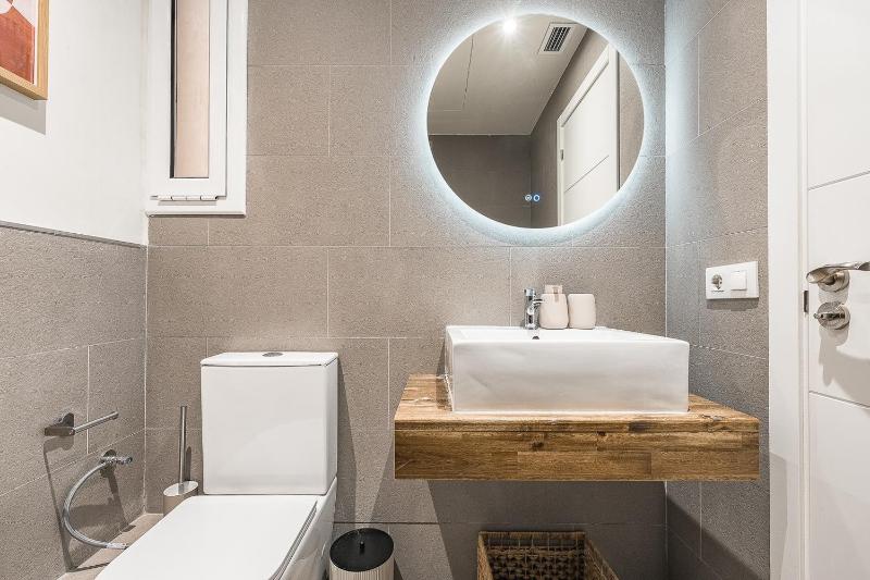Camp Nou Prestige Apartment - image 12