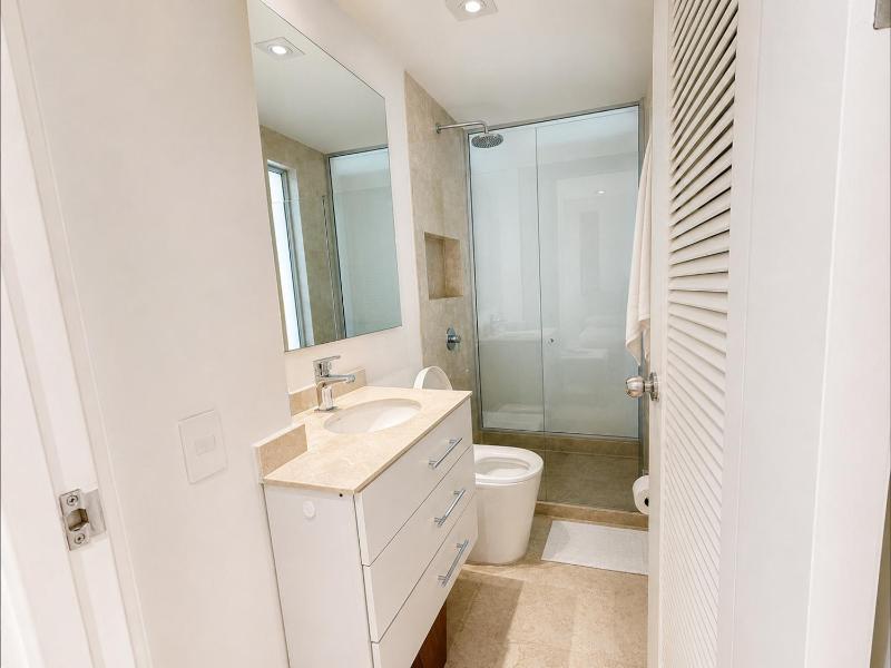 Luxury 2BR inside Old City Private patio AC 2 Pools & parking - image 15