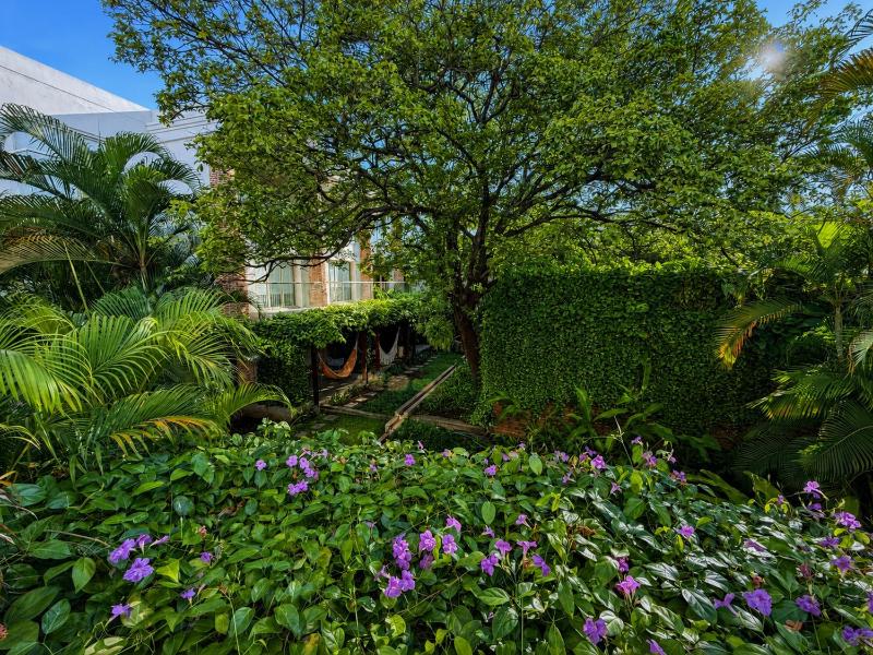 Luxury 2BR inside Old City Private patio AC 2 Pools & parking - image 6