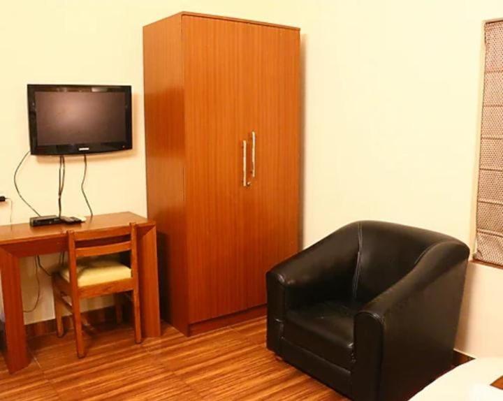 A2 Guest House - image 3