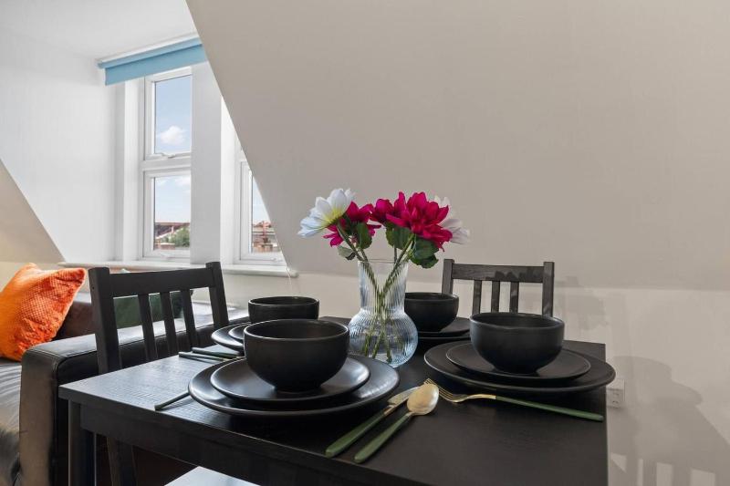 West Bridgford Luxury 2 bed 2 Bath Apartment - image 29