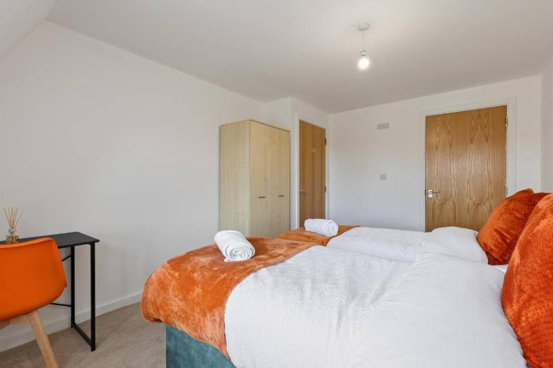 West Bridgford Luxury 2 bed 2 Bath Apartment - image 5