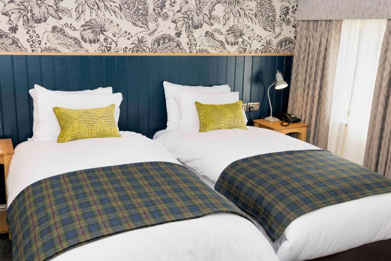 Standard Twin Room image 2