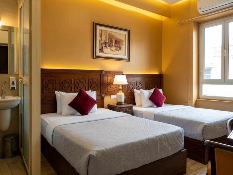 The location Hotel - image 5