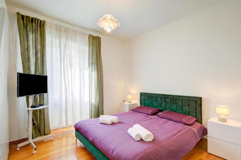 Casa Berna - Balcony Apt with Mountain Views - Happy Rentals - image 23