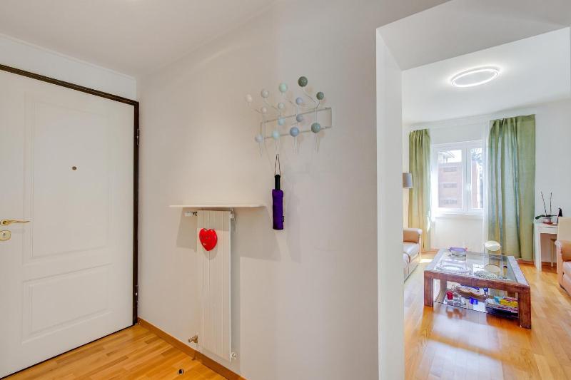 Casa Berna - Balcony Apt with Mountain Views - Happy Rentals - image 12