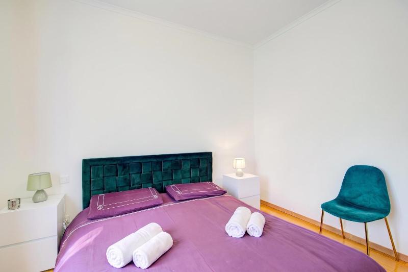 Casa Berna - Balcony Apt with Mountain Views - Happy Rentals - image 27