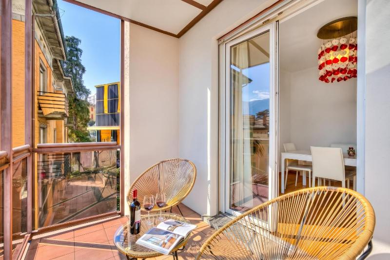 Casa Berna - Balcony Apt with Mountain Views - Happy Rentals - image 16