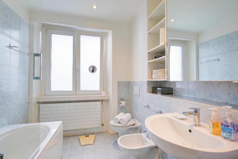 Casa Berna - Balcony Apt with Mountain Views - Happy Rentals - image 6