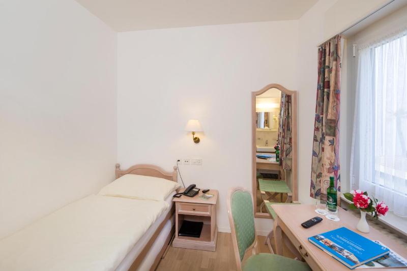 Budget Single Room image 2