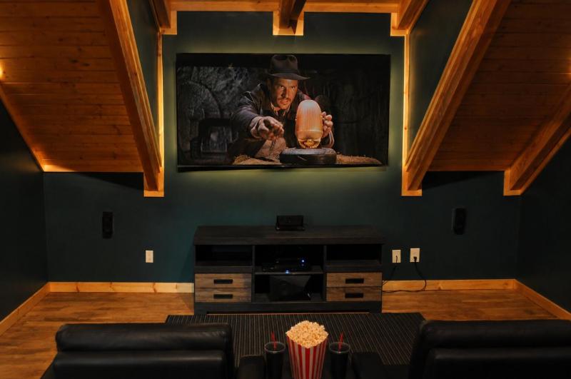 Majestic View Lodge Amazing Views Hot Tub 560 FREE tickets each paid day!!! - image 50