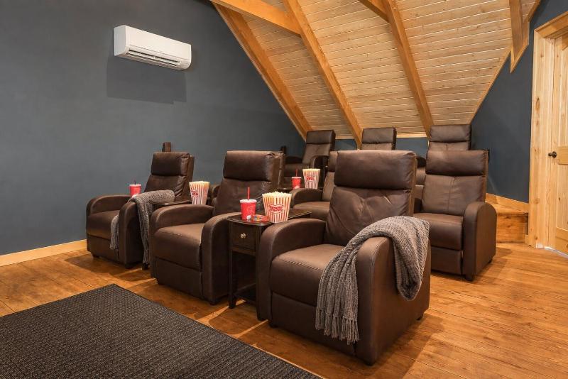 Majestic View Lodge Amazing Views Hot Tub 560 FREE tickets each paid day!!! - image 25