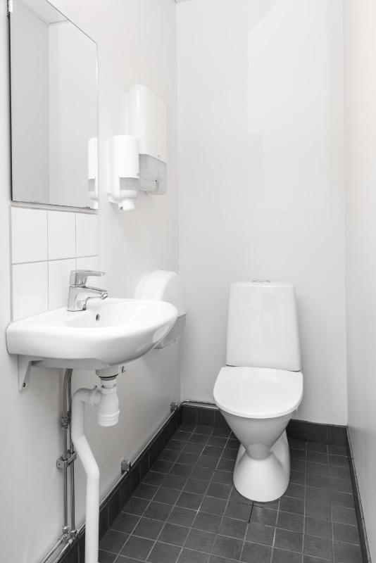 Economy Double with Shared Bathroom image 3