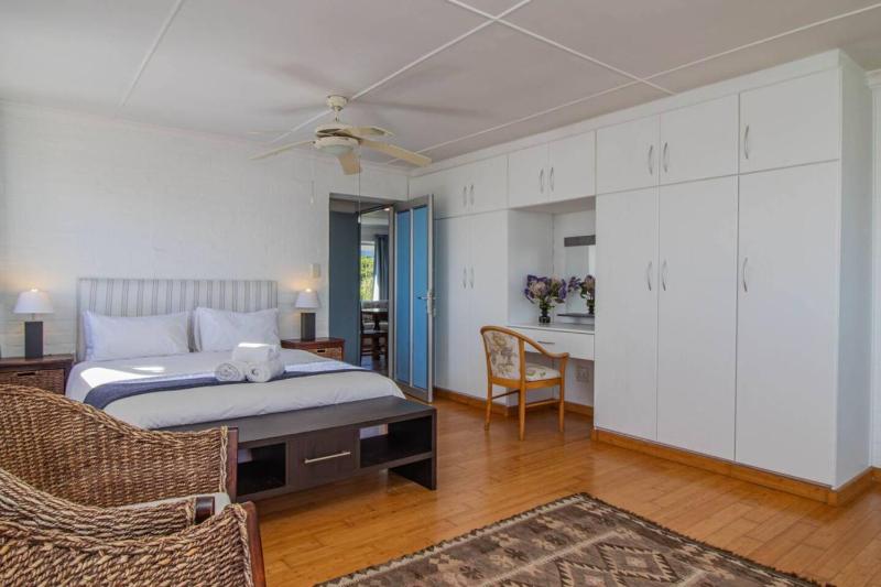 Elaine's Onrus Ocean View Pet Friendly - image 15