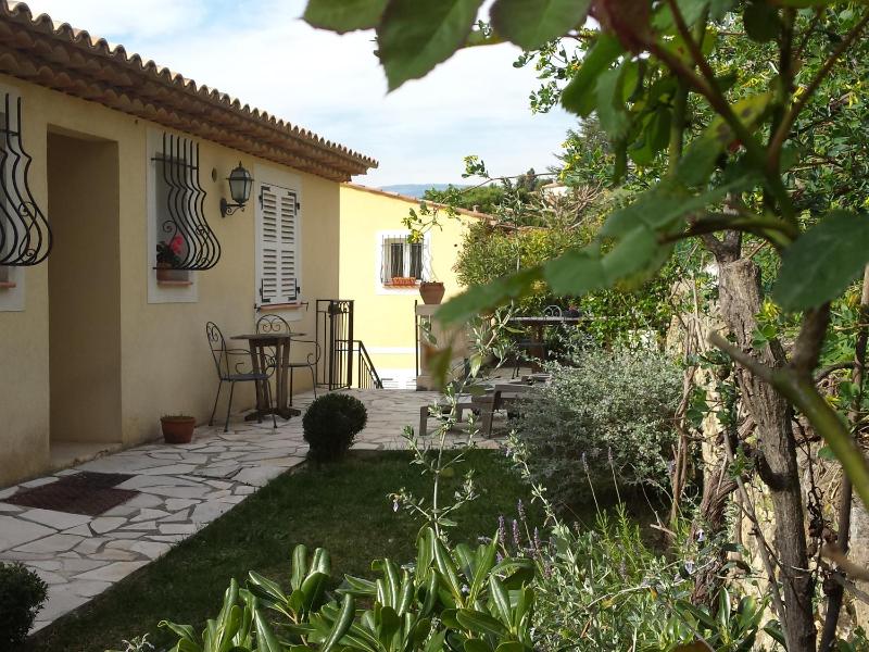 Apartment (4 Adults) image 2