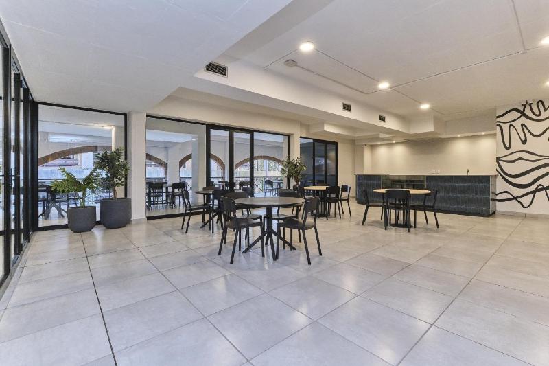 Luxury Living In Circa Illovo By Ctha - image 6