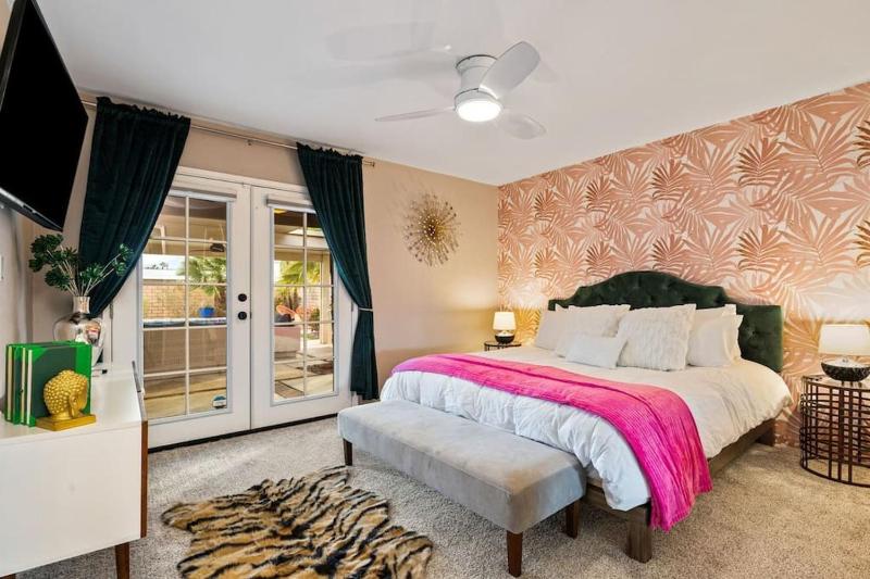 Pet-Friendly Casita with Pool & Spa - image 25