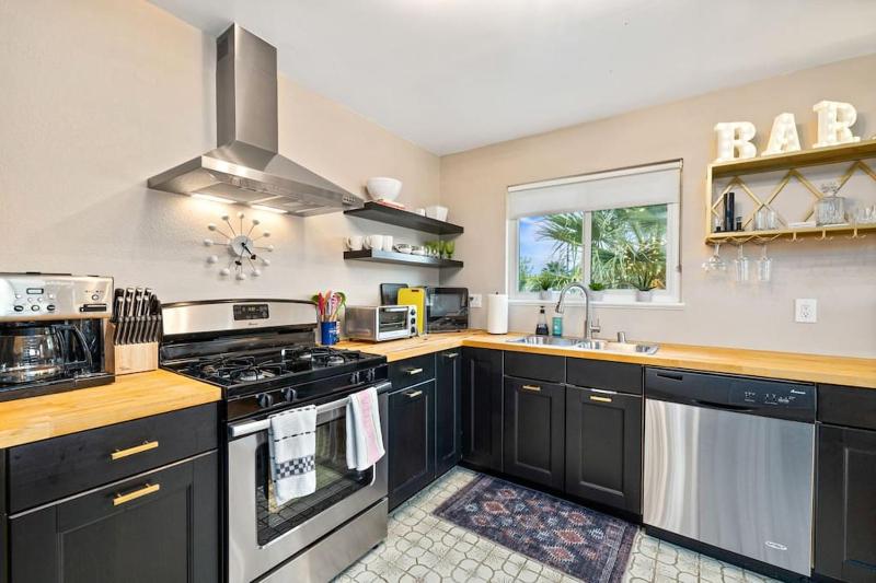 Pet-Friendly Casita with Pool & Spa - image 24