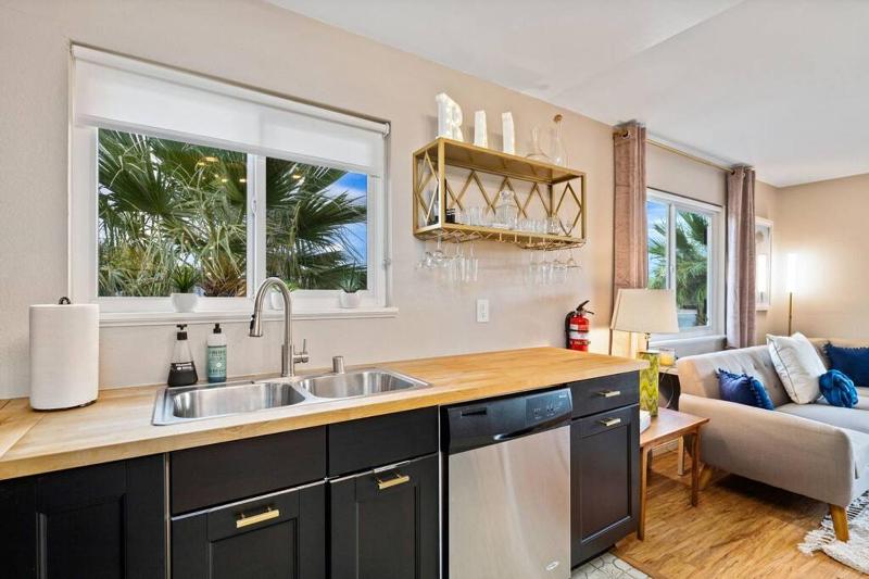 Pet-Friendly Casita with Pool & Spa - image 19