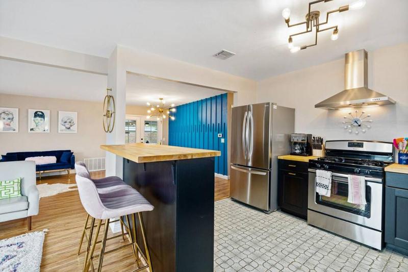 Pet-Friendly Casita with Pool & Spa - image 8