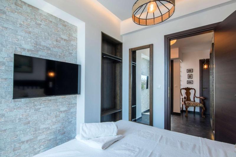 Captain Stam Suites Athens - FamilyApartment - image 4