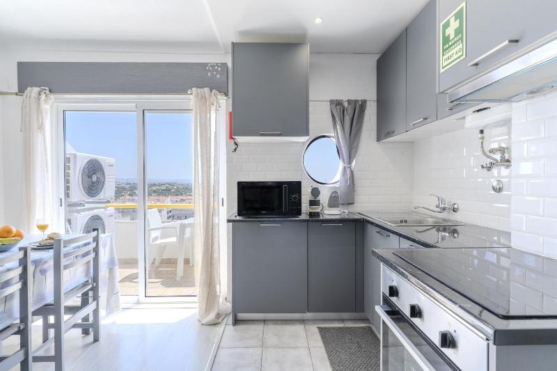 #415 Charming Apartment Albufeira - image 15