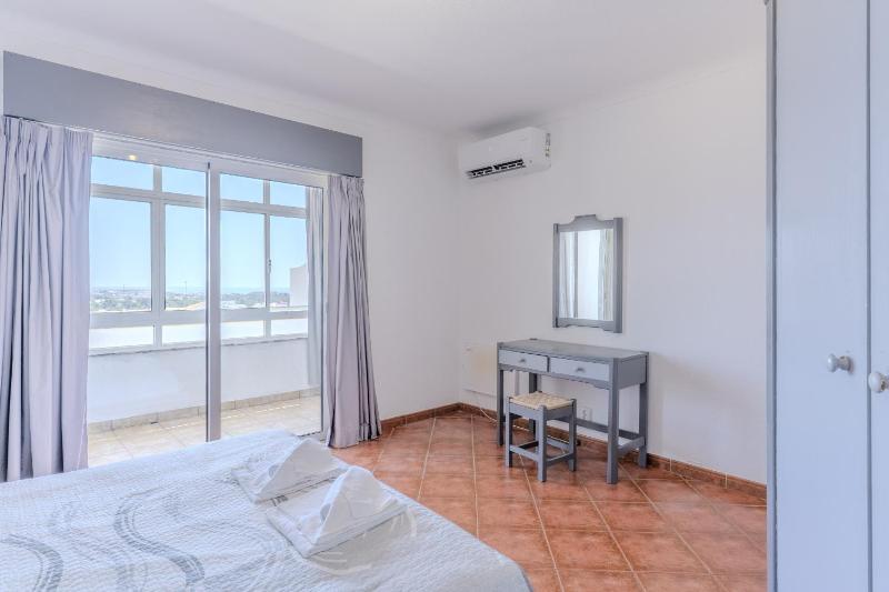 #415 Charming Apartment Albufeira - image 14