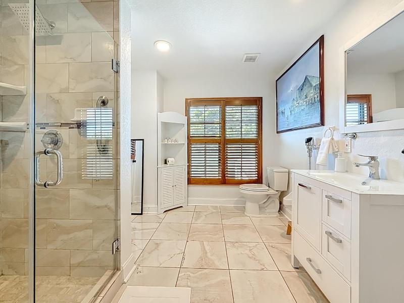 Canal Front Kayak Paddle Board Hot Tub Convenient Location - image 30