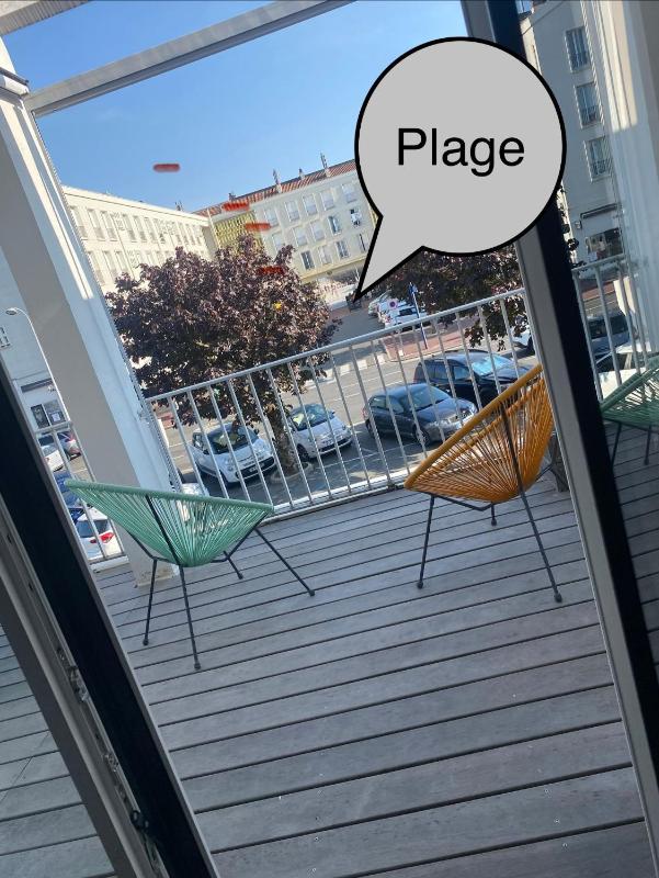 Cœur centre ville 50 mètres plage - image 12