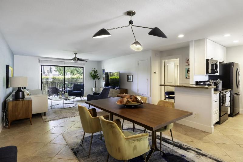 Serene Oasis Condo in Palm Springs - image 10