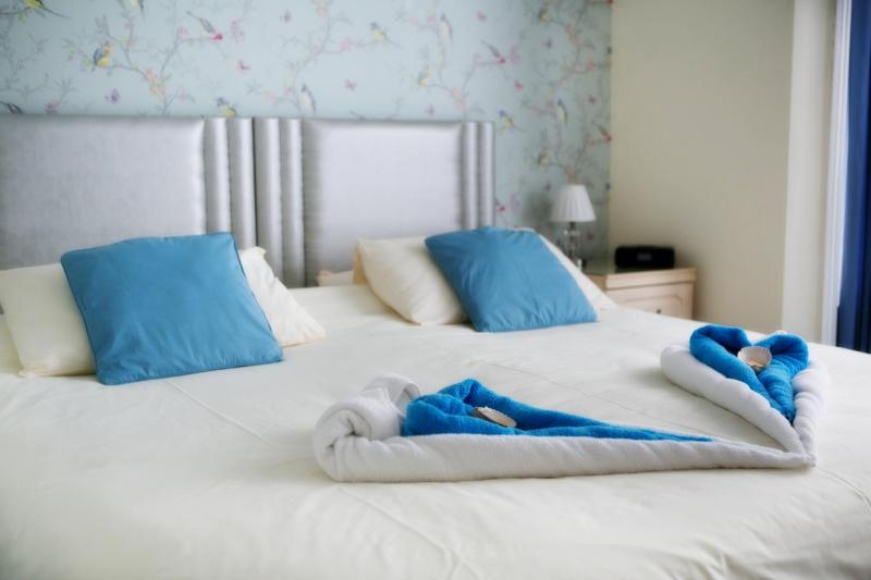 Superior Double / Twin En Suite image 2