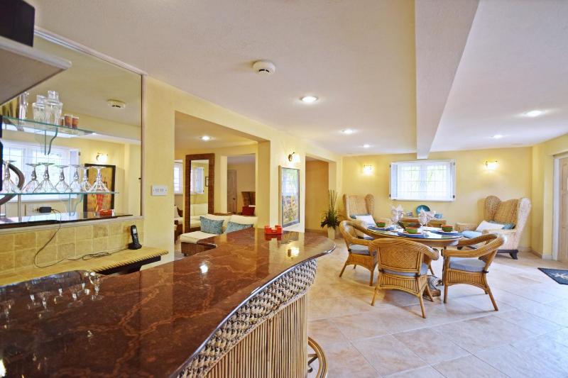 3 Min Walk to Beach - Blessed Manor 4 Bed House - image 7
