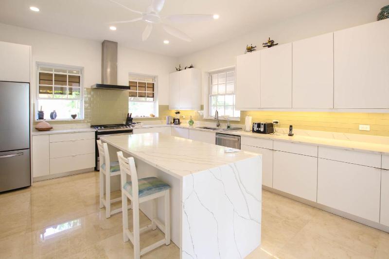 Charming Historical Villa with Private Pool Close to Beach - Rosedale - image 2