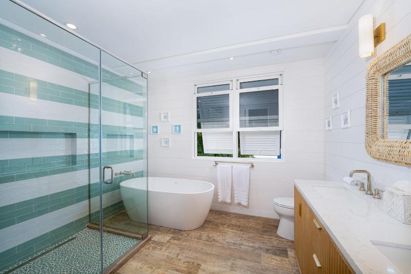 Beachfront Villa with Plunge Pool - Sea Breeze Beach Villa - image 6