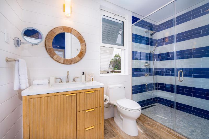 Beachfront Villa with Plunge Pool - Sea Breeze House 4 bed - image 9