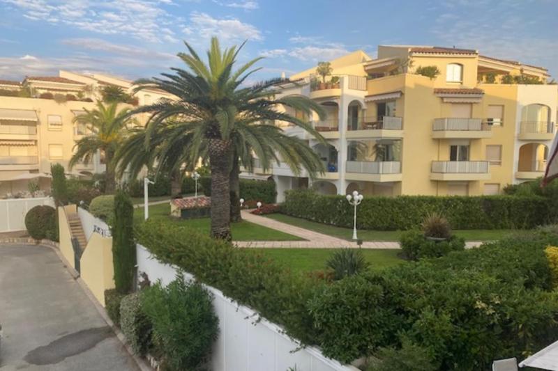 Apartment with shared pool and terrace - image 9