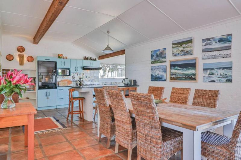 Elaine's Onrus Ocean View Pet Friendly - image 3