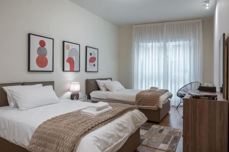 Gorgeous 2 Bed Home In Downtown - image 11