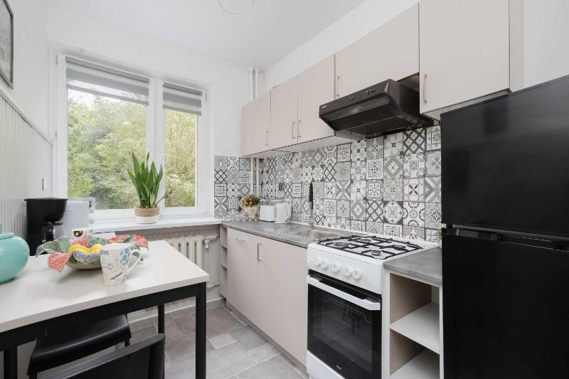 Family Apartment with a Balcony Near the Underground Ursynow - image 16
