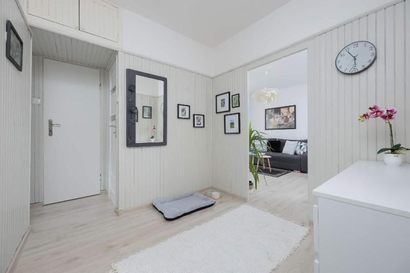 Family Apartment with a Balcony Near the Underground Ursynow - image 9