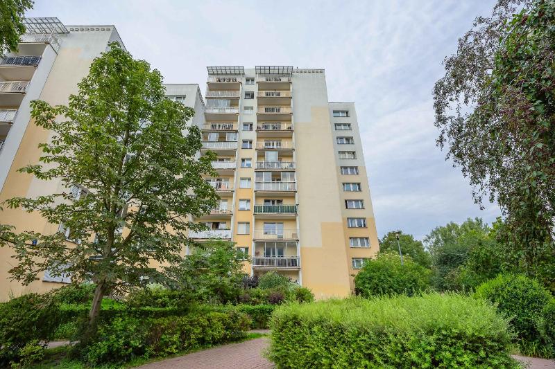 Family Apartment with a Balcony Near the Underground Ursynow - image 15